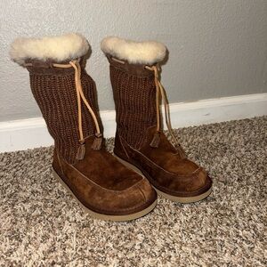 UGG size 6 suburb mid calf knit + sheepskin fringe/ tassel brown boots